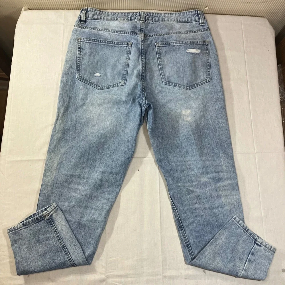 Refuge Denim High Rise Mom Jeans Size 7 Light Wash Ripped Distressed 56-406 MED